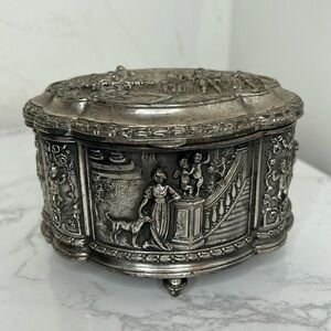 JENNINGS BROTHERS ANTIQUE JEWELRY BOX CASKET DOG CHERUBS REPOUSSE MARKED